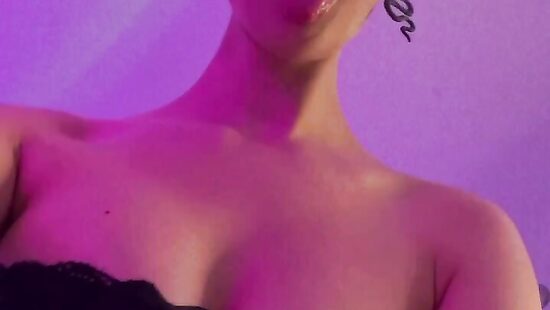 Kiss ...