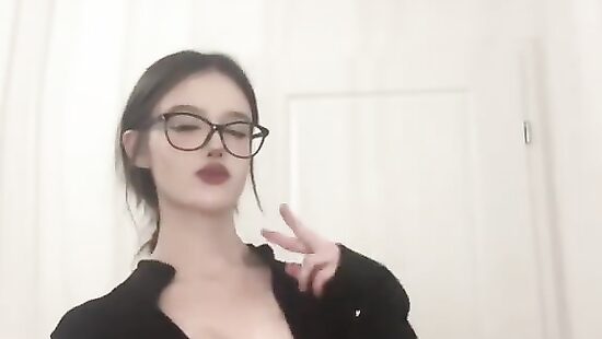 Anya 18